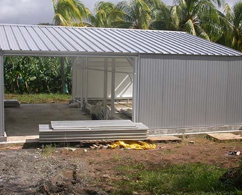 construction d'entrepôt avec panneaux muraux isolants