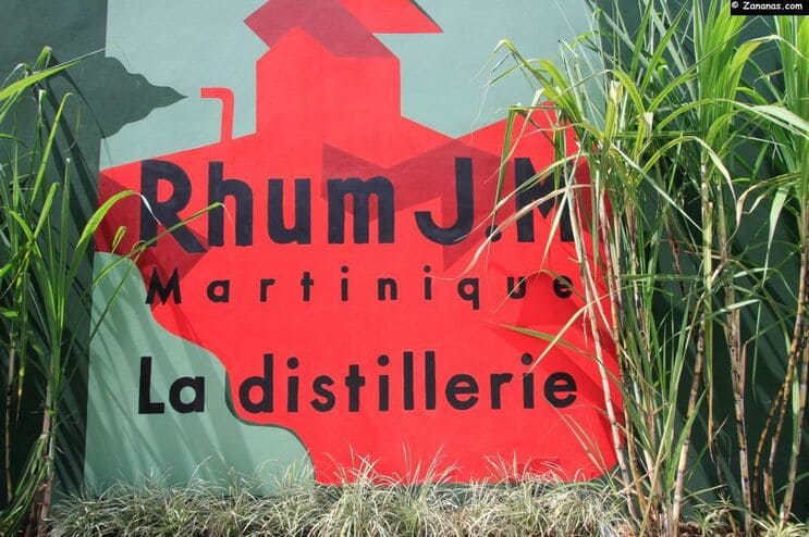 Panneau d'entrée de la distillerie Rhum JM en Martinique